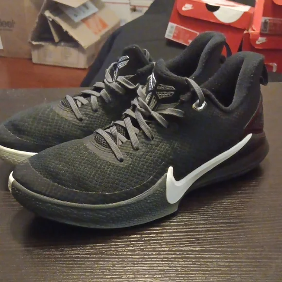Nike Kobe Bryant Mamba Focus Black, White, Dark Gray SZ 8 Womens SZ 9.5 EUC